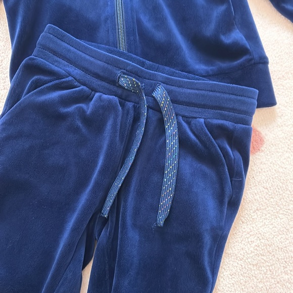 Sketchers 3T velour set - Picture 3 of 3